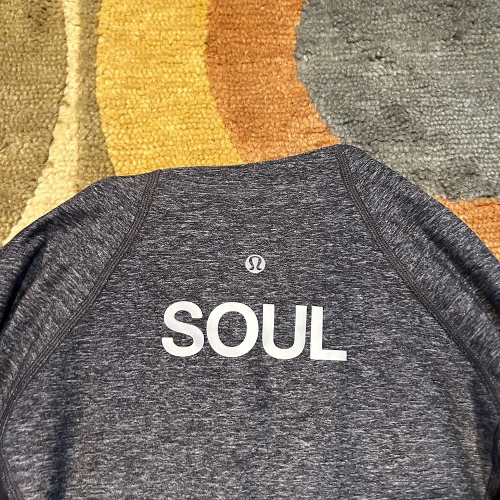 Lululemon Find Your Bliss Jacket Reversible Black Heather Grey Soul Cycle Logo 8